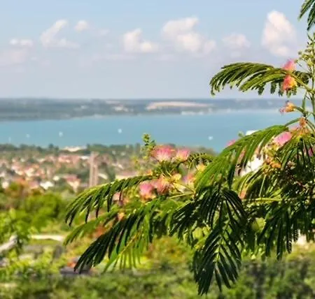 Azur - Panoramic Escape Balatonalmádi