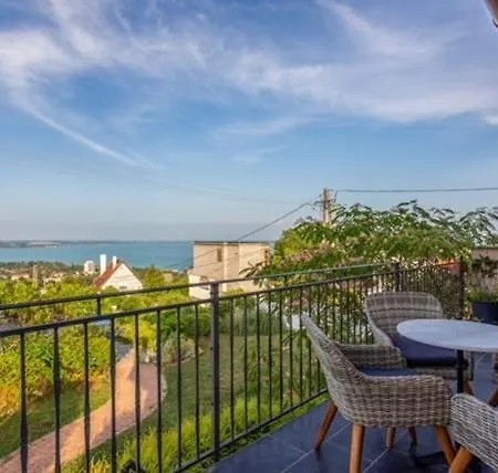 Azur - Panoramic Escape Villa Balatonalmádi